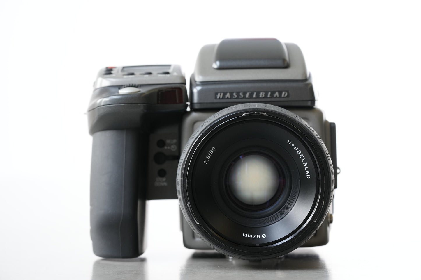 RENTAL: Hasselblad H1/H2 Camera + 80mm F2.8 AF Lens + 16-32 HM Roll Film Back